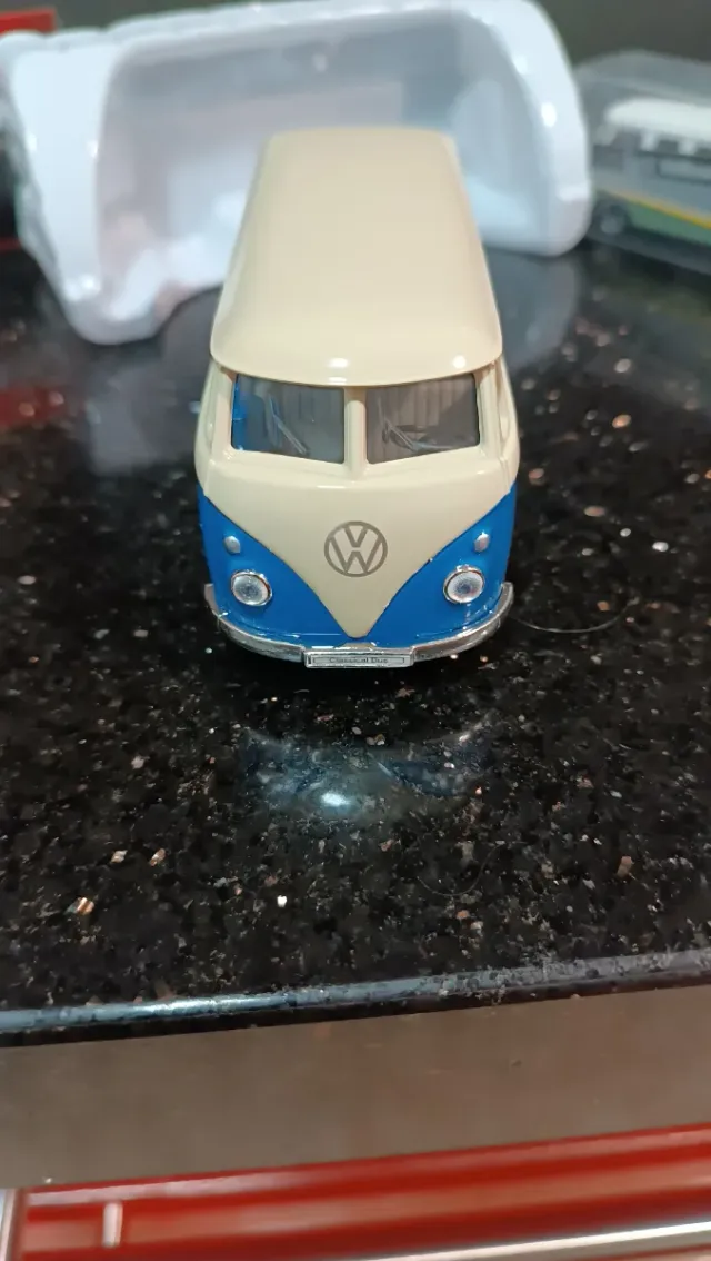 Volkswagen T1 Furgoneta Beige y Azul