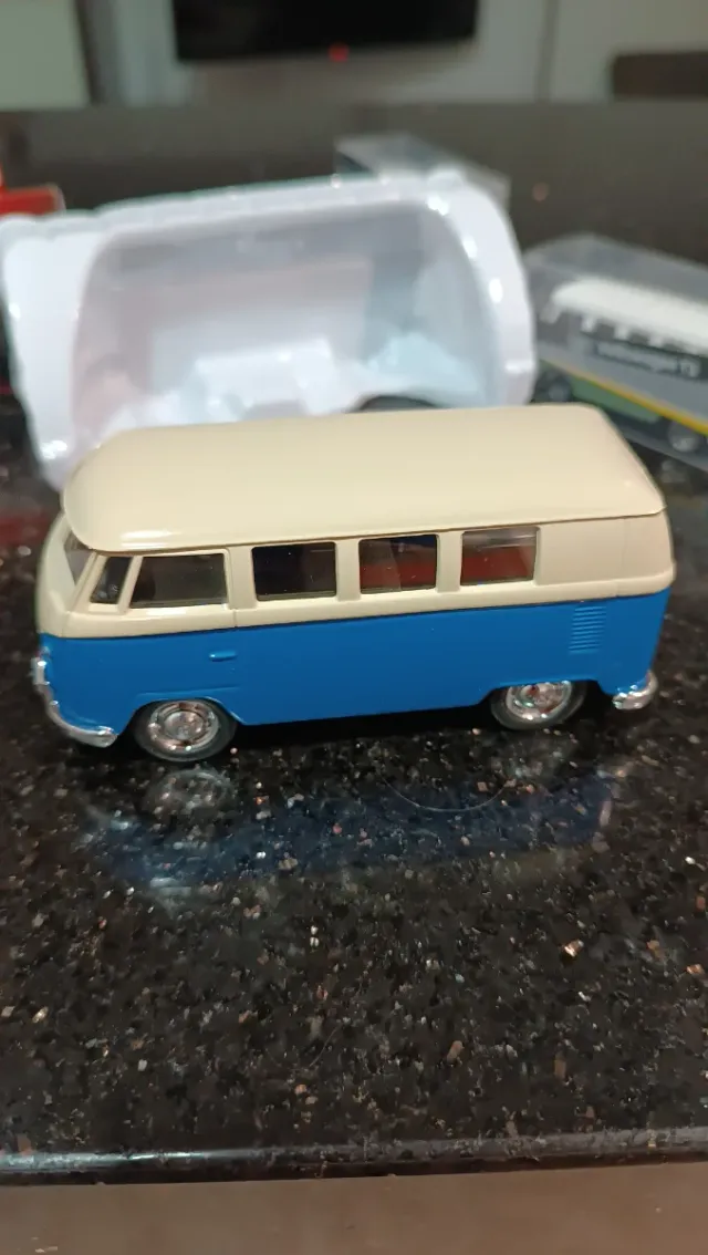 Volkswagen T1 Furgoneta Beige y Azul