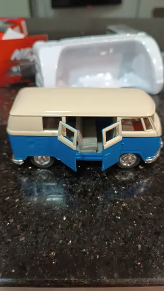 Volkswagen T1 Furgoneta Beige y Azul