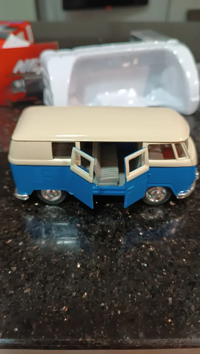 Volkswagen T1 Furgoneta Beige y Azul
