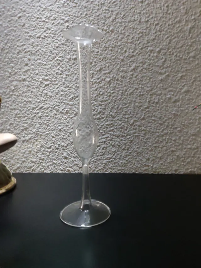 Jarrón de cristal transparente