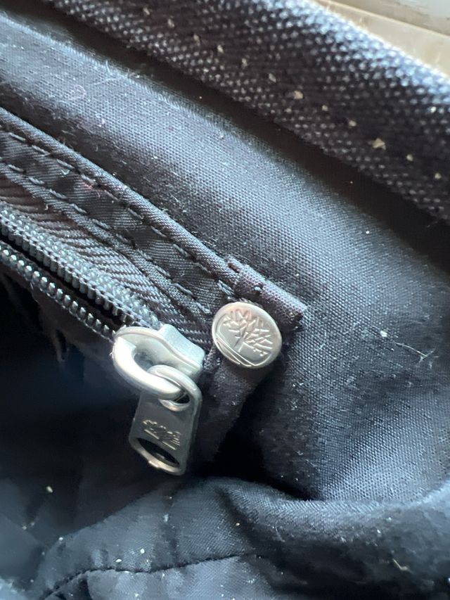 Bolsa Mensajero Timberland Negra y Marrón