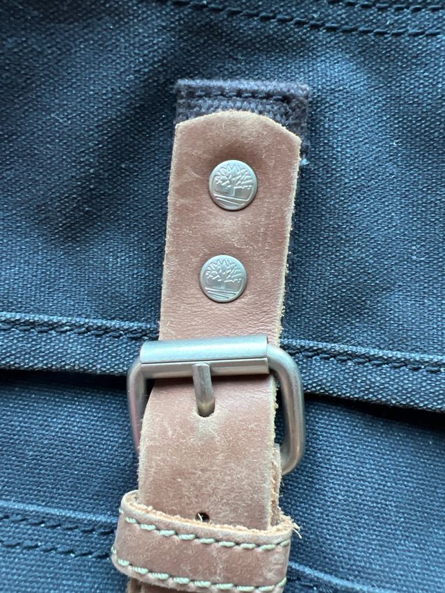 Bolsa Mensajero Timberland Negra y Marrón