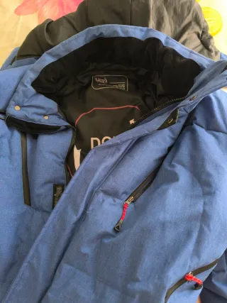 Abrigo plumas hombre azul y negro