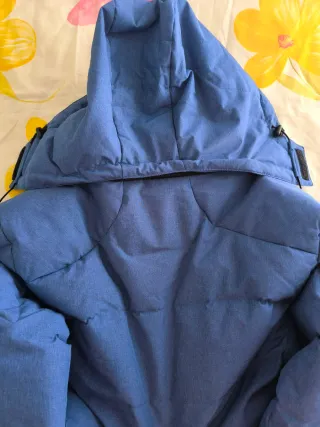 Abrigo plumas hombre azul y negro