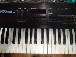 Sintetizador Roland D-20