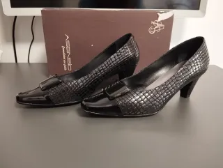 Zapatos de charol negros Asensio.