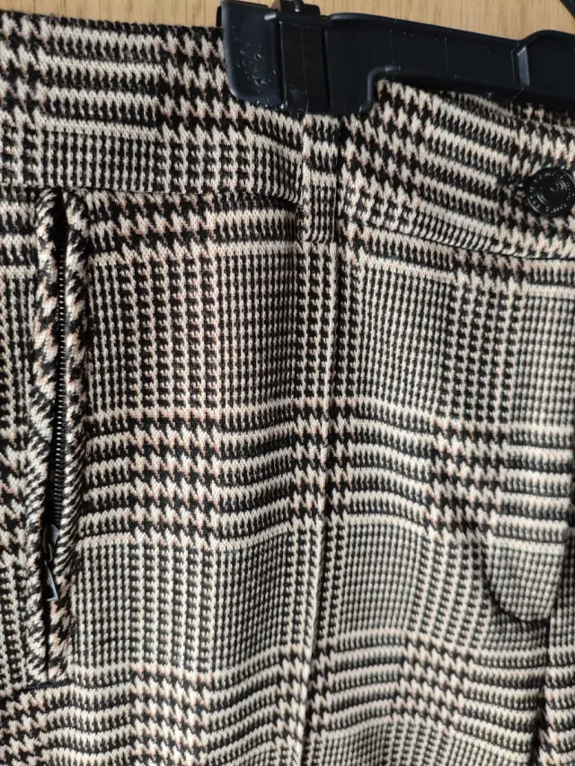 Pantalón cuadros gris y negro. Marca Cambio.