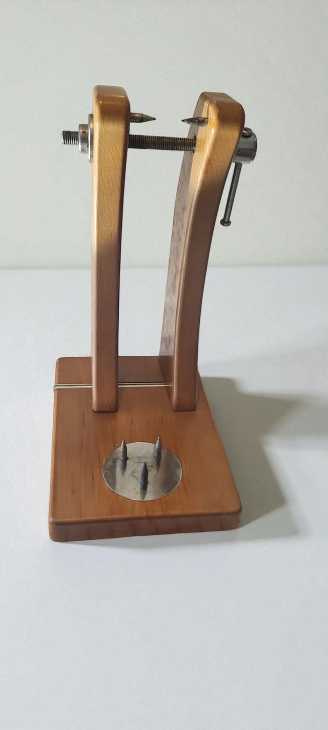 Porta prosciutto in legno con supporto in metallo