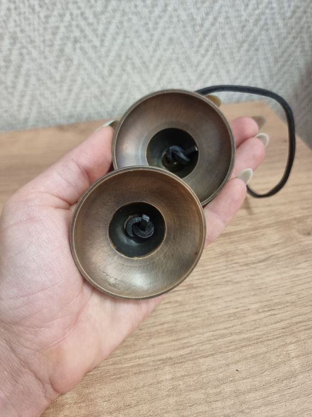 Crótalos o Tingshas tibetanos