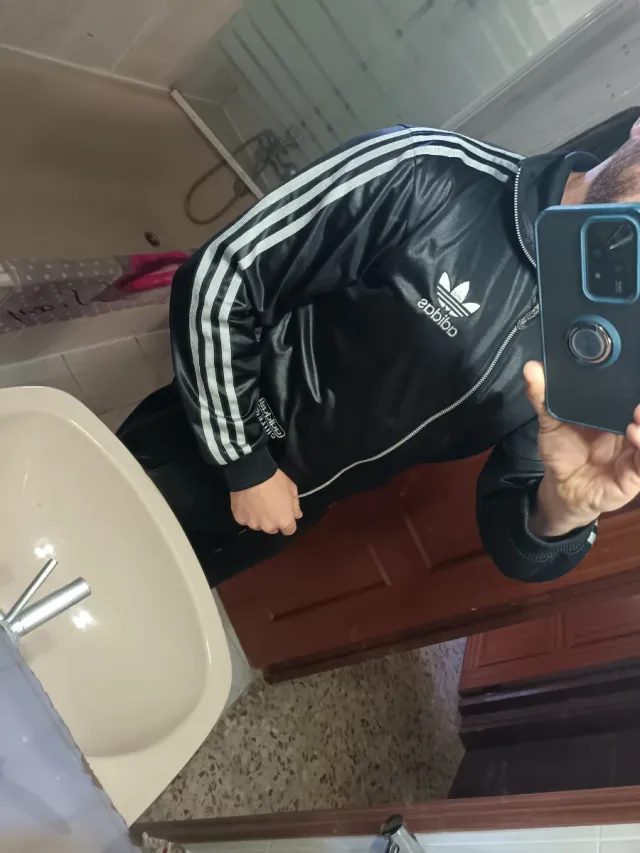 Sudadera Adidas Chile 62 Vintage Negra