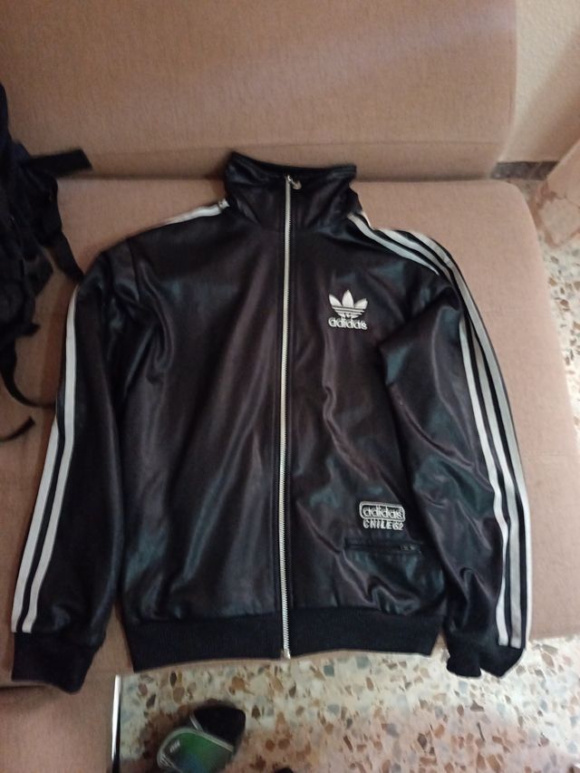 Sudadera Adidas Chile 62 Vintage Negra