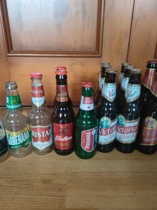 Bottiglie di birra vuote del mondo