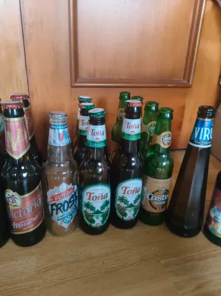 Bottiglie di birra vuote del mondo