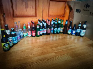 Bottiglie di birra vuote del mondo