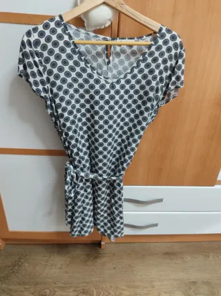 Vestido suelto con lazo, estampado negro y blanco