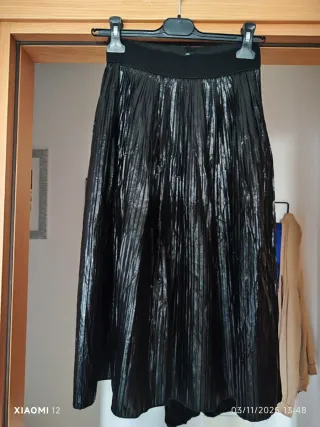 Gonna lunga nera plissettata