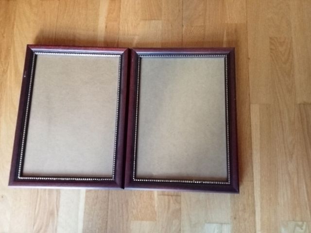 Dos Marcos de Fotos Pared Marrón y Dorado