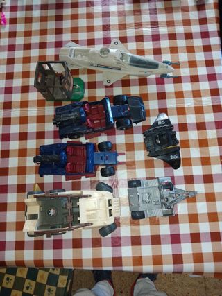 Un sacco di vecchi giocattoli