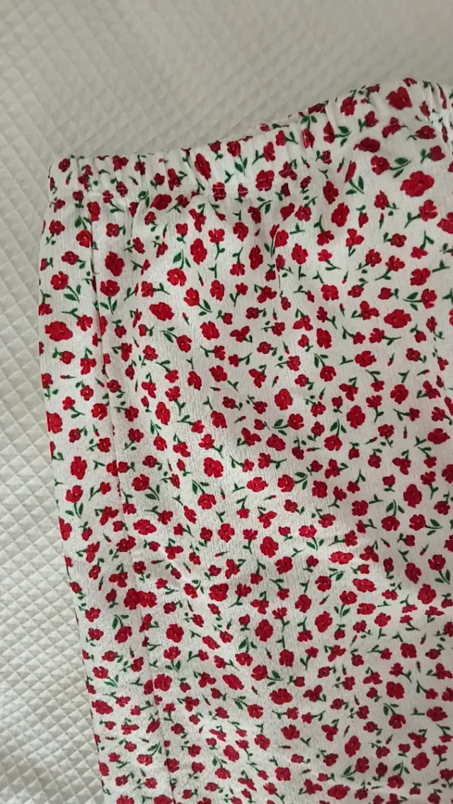 Falda Pull&Bear Estampado Flores Roja