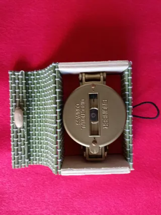 Brújula de senderismo vintage