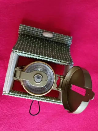 Brújula de senderismo vintage