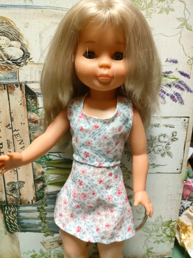 Gonna e top a fiori per Nancy