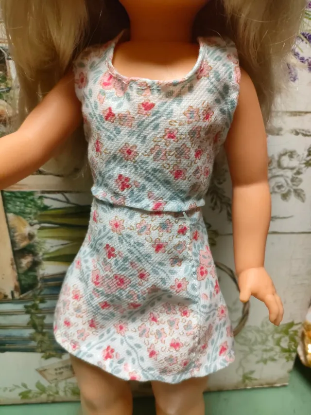 Gonna e top a fiori per Nancy