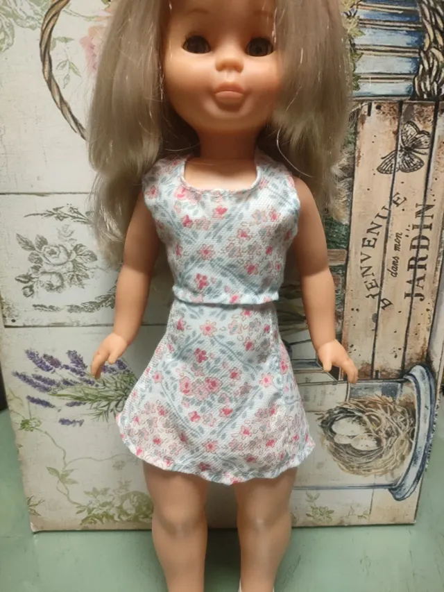 Gonna e top a fiori per Nancy