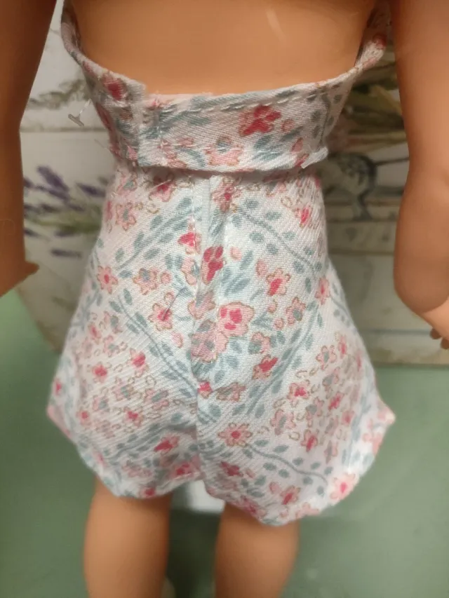 Gonna e top a fiori per Nancy