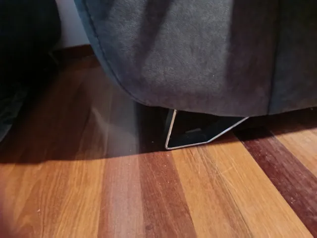 Sofá de tela gris , deslizan asientos,muy cómodo