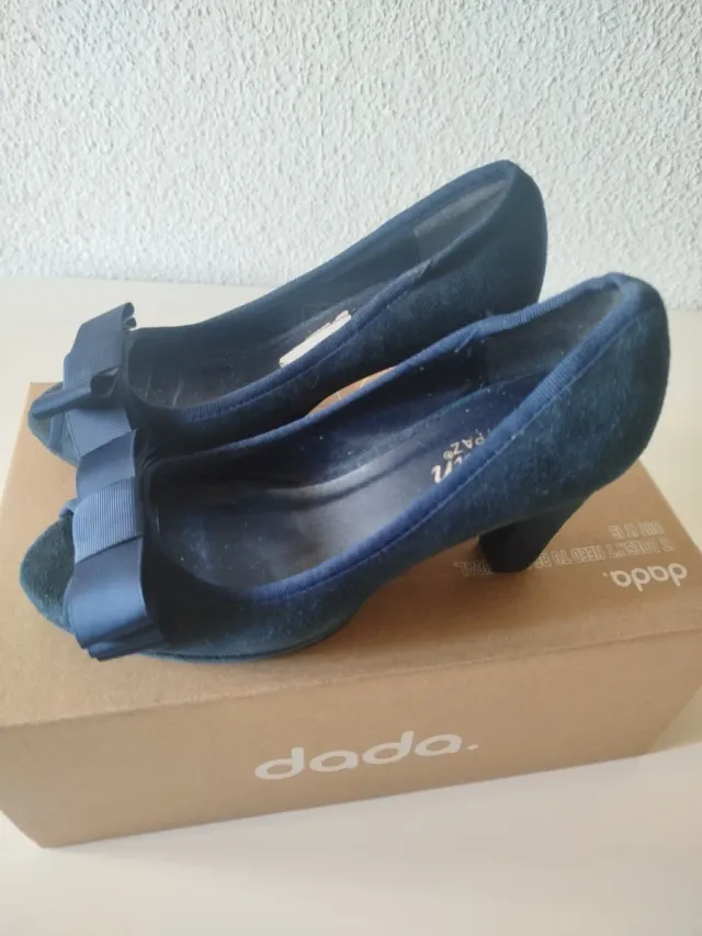 Tacones azules con lazo