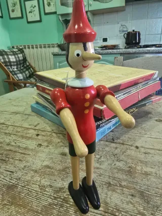 Pinocchio in legno snodabile 30 cm alto