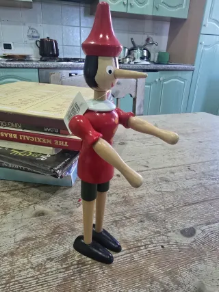 Pinocchio in legno snodabile 30 cm alto