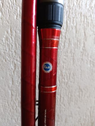 Caña de pescar roja
