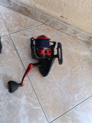 Caña de pescar roja