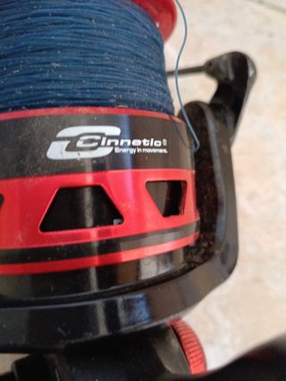 Caña de pescar roja