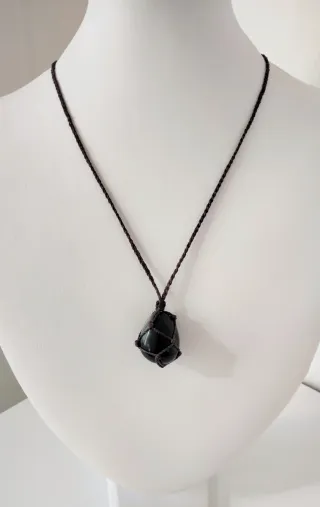 Collana con Ossidiana e cordino mogano