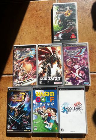 Pacchetto di 7 giochi per PSP: Monster Hunter, Phantasy Star, 
