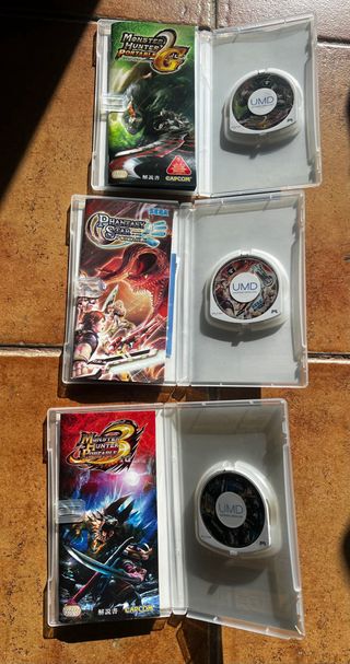 Pacchetto di 7 giochi per PSP: Monster Hunter, Phantasy Star, 