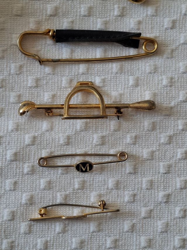 Lote 4 Alfileres Pañuelos Dorados