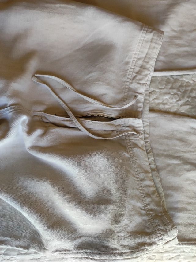 Pantalones de lino beige
