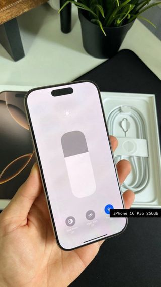 iPhone 16 Pro 256 GB Oro