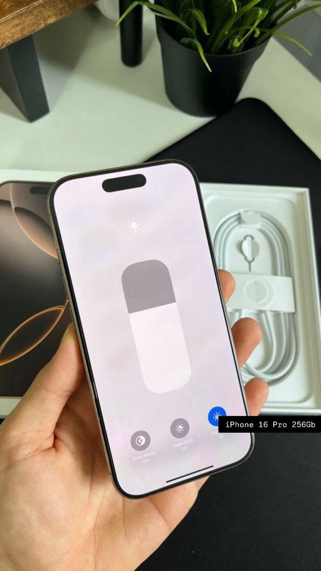iPhone 16 Pro 256 GB Oro