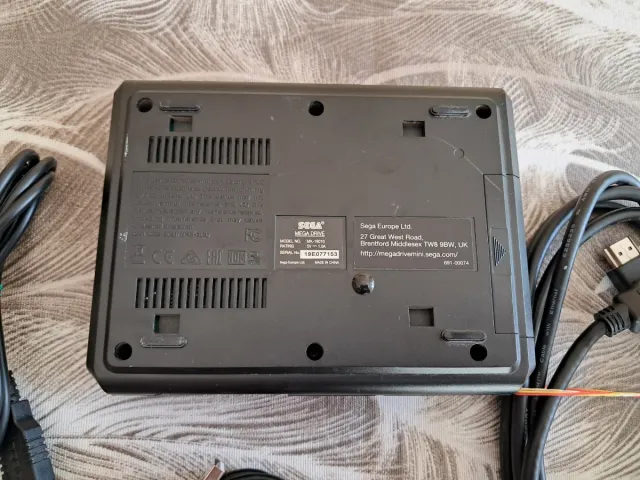 Sega Mega Drive Mini Console Completa