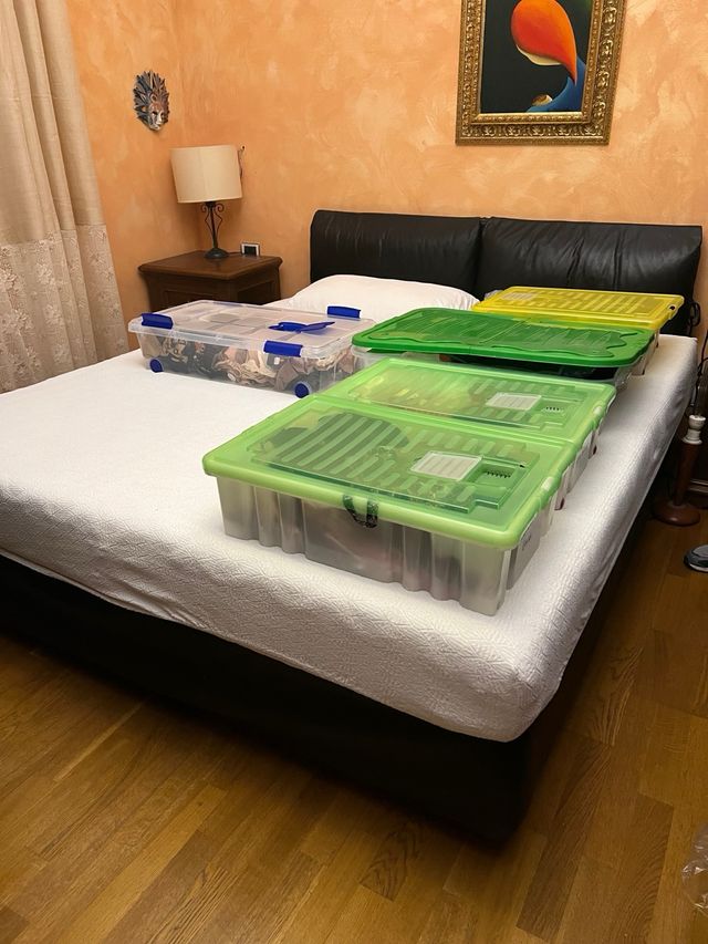 Struttura letto contenitore vera pelle nera