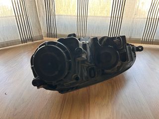 Faro delantero derecho