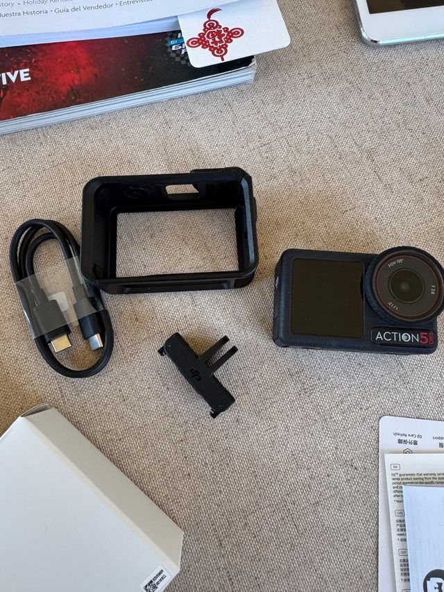 DJI Osmo Action 5 Pro Adventure Combo