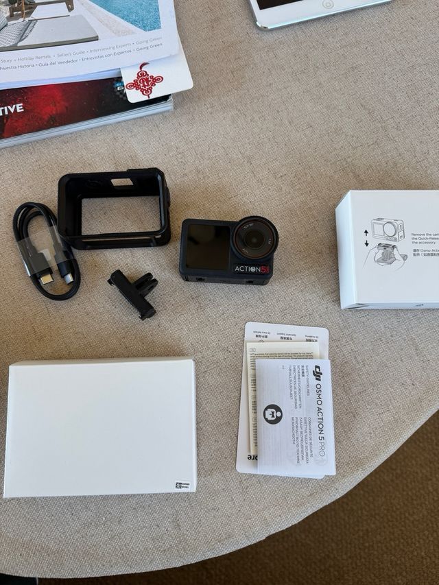 DJI Osmo Action 5 Pro Adventure Combo