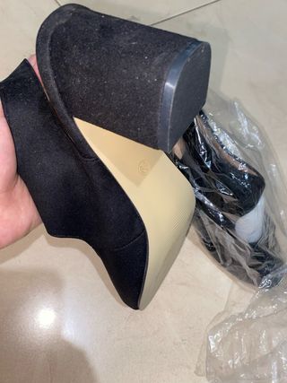 Sandalias negras nuevas